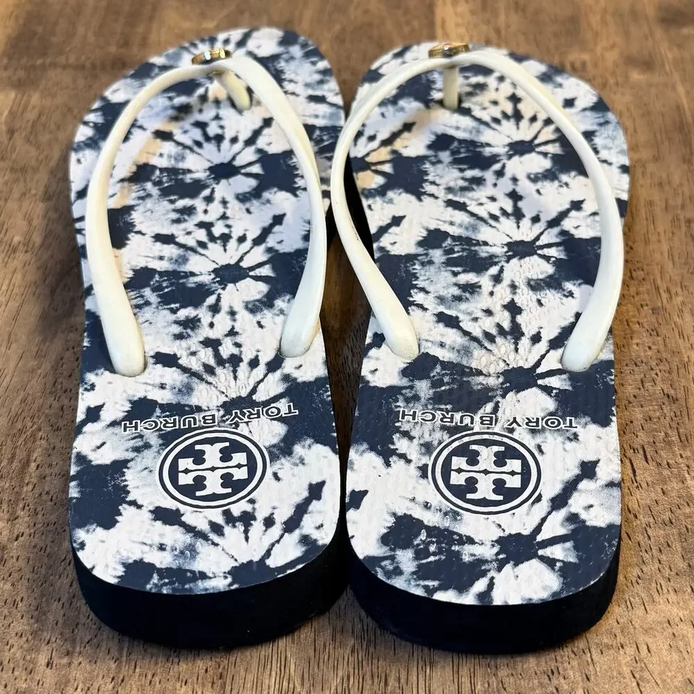 Tory Burch Flip Flop Gold Logo Medallion Tie Dye Thong Sandal Blue Women’s 9